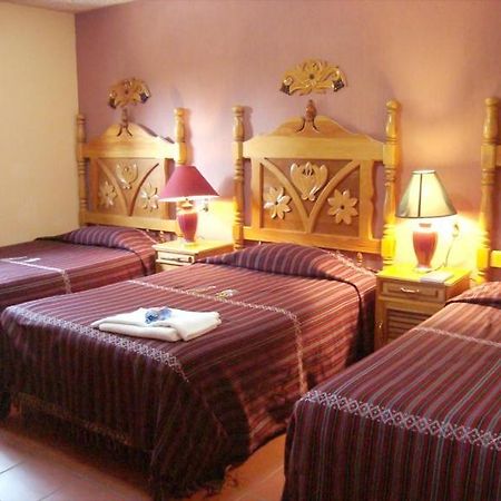Hotel Y Restaurante Villa Nebaj Екстер'єр фото