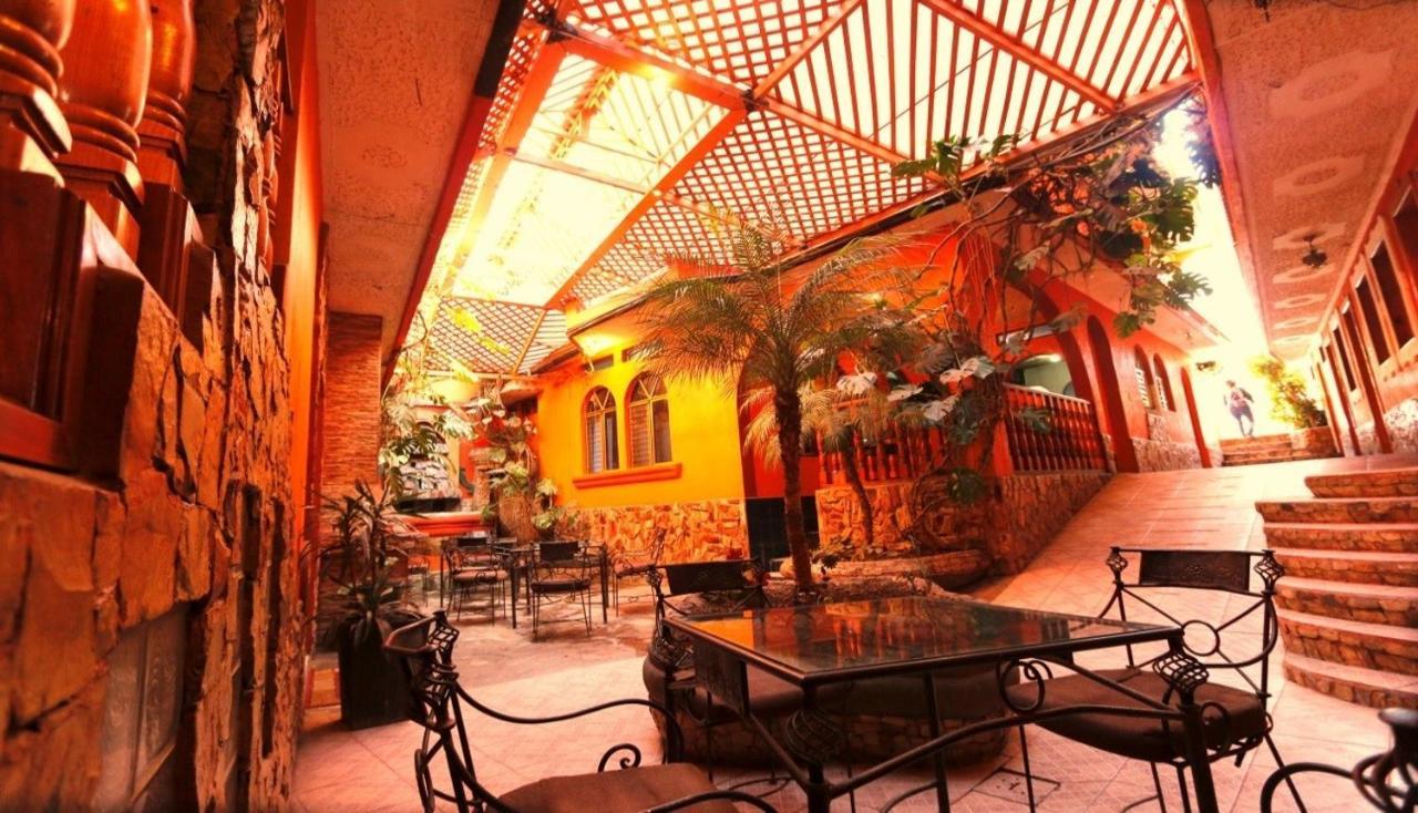 Hotel Y Restaurante Villa Nebaj Екстер'єр фото